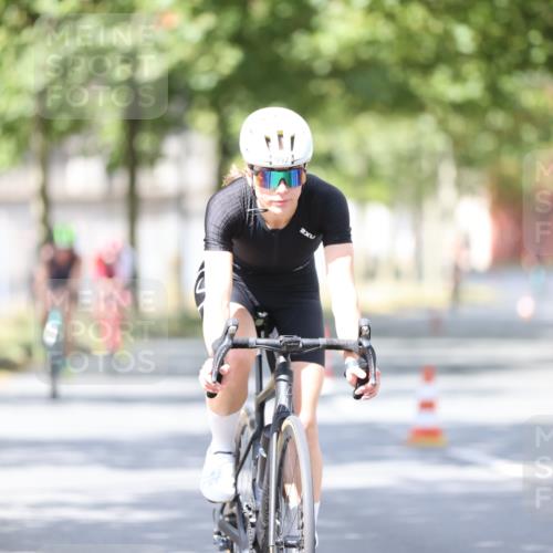 11.08.2024 - GEWOBA Citytriathlon Bremen H.Heesch http://msf.ph/oto/6802957 11.08.2024 12:04:36 Laufen  meine-sportfotos.de