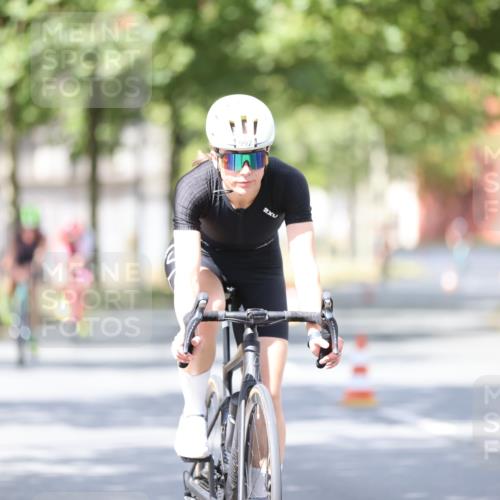 11.08.2024 - GEWOBA Citytriathlon Bremen H.Heesch http://msf.ph/oto/6802959 11.08.2024 12:04:37 Laufen  meine-sportfotos.de