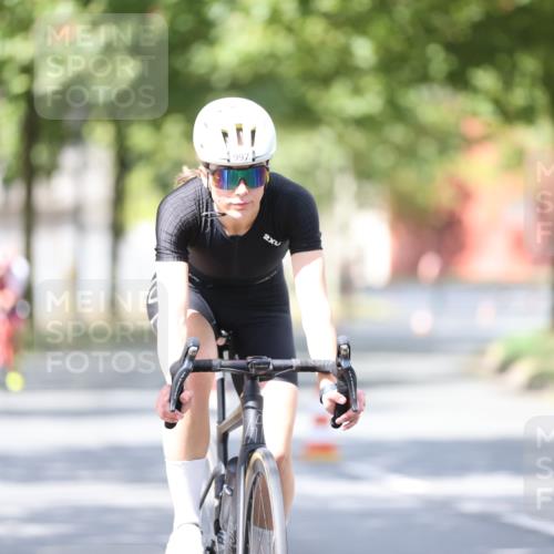 11.08.2024 - GEWOBA Citytriathlon Bremen H.Heesch http://msf.ph/oto/6802963 11.08.2024 12:04:37 Laufen  meine-sportfotos.de