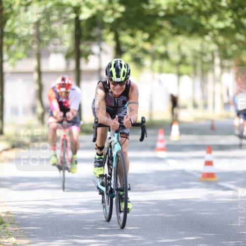 11.08.2024 - GEWOBA Citytriathlon Bremen H.Heesch http://msf.ph/oto/6802984 11.08.2024 12:04:39 Laufen  meine-sportfotos.de