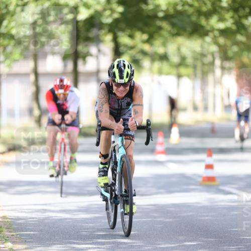 11.08.2024 - GEWOBA Citytriathlon Bremen H.Heesch http://msf.ph/oto/6802985 11.08.2024 12:04:39 Laufen  meine-sportfotos.de