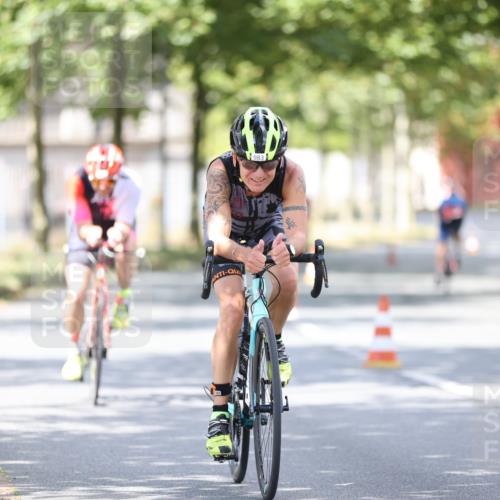 11.08.2024 - GEWOBA Citytriathlon Bremen H.Heesch http://msf.ph/oto/6802989 11.08.2024 12:04:39 Laufen  meine-sportfotos.de