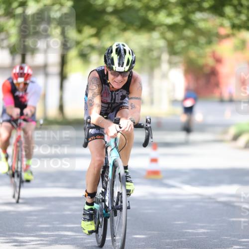 11.08.2024 - GEWOBA Citytriathlon Bremen H.Heesch http://msf.ph/oto/6802992 11.08.2024 12:04:39 Laufen  meine-sportfotos.de