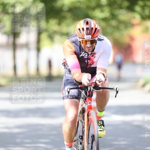 11.08.2024 - GEWOBA Citytriathlon Bremen H.Heesch http://msf.ph/oto/6802999 11.08.2024 12:04:40 Laufen  meine-sportfotos.de