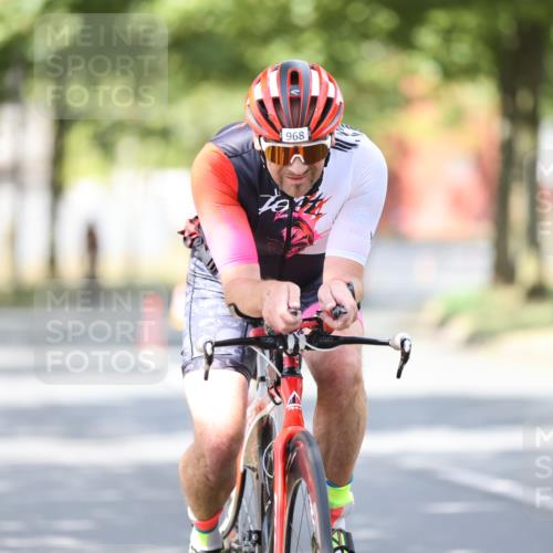 11.08.2024 - GEWOBA Citytriathlon Bremen H.Heesch http://msf.ph/oto/6803001 11.08.2024 12:04:40 Laufen  meine-sportfotos.de