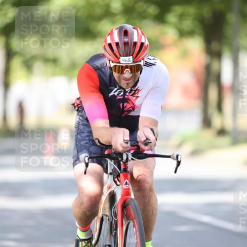 11.08.2024 - GEWOBA Citytriathlon Bremen H.Heesch http://msf.ph/oto/6803002 11.08.2024 12:04:40 Laufen  meine-sportfotos.de