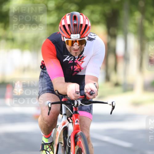 11.08.2024 - GEWOBA Citytriathlon Bremen H.Heesch http://msf.ph/oto/6803004 11.08.2024 12:04:41 Laufen  meine-sportfotos.de