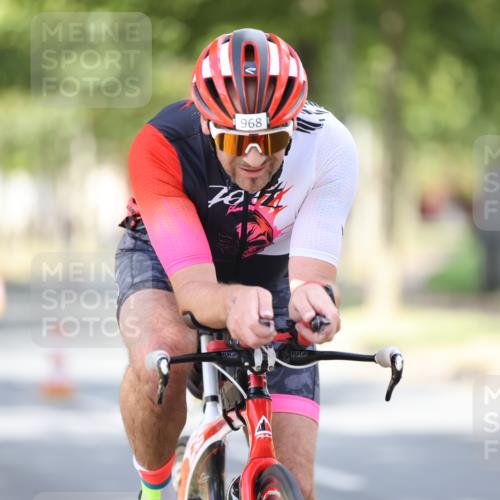 11.08.2024 - GEWOBA Citytriathlon Bremen H.Heesch http://msf.ph/oto/6803006 11.08.2024 12:04:41 Laufen  meine-sportfotos.de