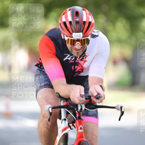 11.08.2024 - GEWOBA Citytriathlon Bremen H.Heesch http://msf.ph/oto/6803007 11.08.2024 12:04:41 Laufen  meine-sportfotos.de