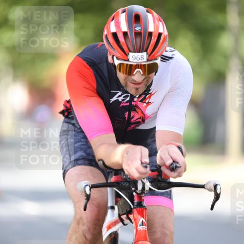11.08.2024 - GEWOBA Citytriathlon Bremen H.Heesch http://msf.ph/oto/6803008 11.08.2024 12:04:41 Laufen  meine-sportfotos.de
