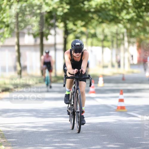 11.08.2024 - GEWOBA Citytriathlon Bremen H.Heesch http://msf.ph/oto/6803014 11.08.2024 12:04:46 Laufen  meine-sportfotos.de
