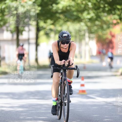 11.08.2024 - GEWOBA Citytriathlon Bremen H.Heesch http://msf.ph/oto/6803021 11.08.2024 12:04:46 Laufen  meine-sportfotos.de