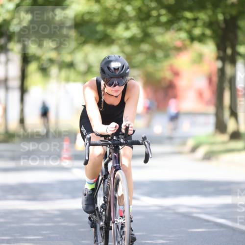 11.08.2024 - GEWOBA Citytriathlon Bremen H.Heesch http://msf.ph/oto/6803026 11.08.2024 12:04:47 Laufen  meine-sportfotos.de