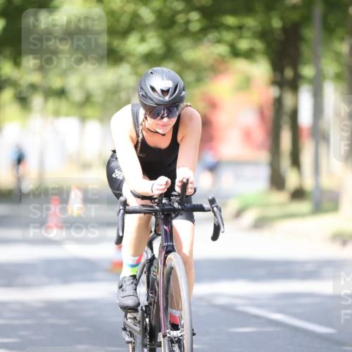 11.08.2024 - GEWOBA Citytriathlon Bremen H.Heesch http://msf.ph/oto/6803029 11.08.2024 12:04:47 Laufen  meine-sportfotos.de