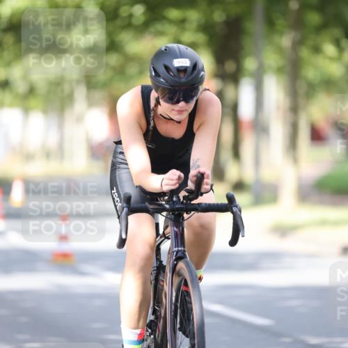 11.08.2024 - GEWOBA Citytriathlon Bremen H.Heesch http://msf.ph/oto/6803033 11.08.2024 12:04:47 Laufen  meine-sportfotos.de