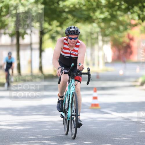 11.08.2024 - GEWOBA Citytriathlon Bremen H.Heesch http://msf.ph/oto/6803041 11.08.2024 12:04:50 Laufen  meine-sportfotos.de