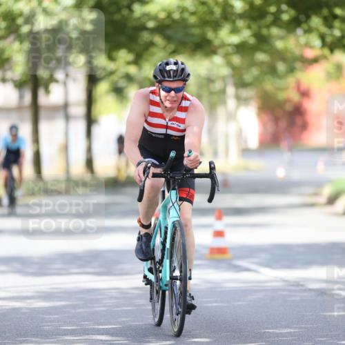 11.08.2024 - GEWOBA Citytriathlon Bremen H.Heesch http://msf.ph/oto/6803042 11.08.2024 12:04:50 Laufen  meine-sportfotos.de