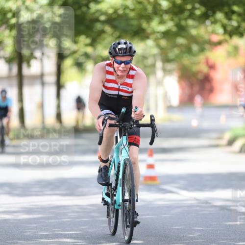 11.08.2024 - GEWOBA Citytriathlon Bremen H.Heesch http://msf.ph/oto/6803043 11.08.2024 12:04:50 Laufen  meine-sportfotos.de