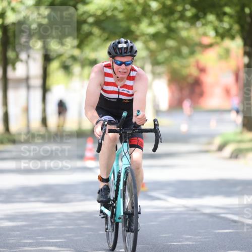 11.08.2024 - GEWOBA Citytriathlon Bremen H.Heesch http://msf.ph/oto/6803045 11.08.2024 12:04:50 Laufen  meine-sportfotos.de