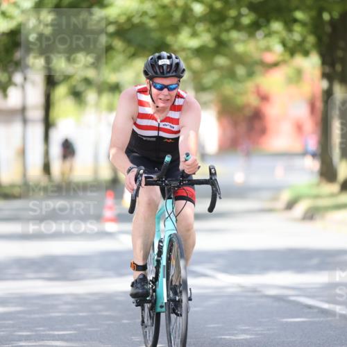 11.08.2024 - GEWOBA Citytriathlon Bremen H.Heesch http://msf.ph/oto/6803046 11.08.2024 12:04:50 Laufen  meine-sportfotos.de