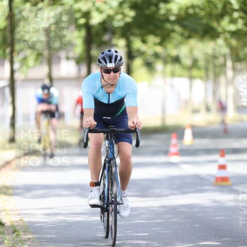 11.08.2024 - GEWOBA Citytriathlon Bremen H.Heesch http://msf.ph/oto/6803063 11.08.2024 12:04:53 Laufen  meine-sportfotos.de