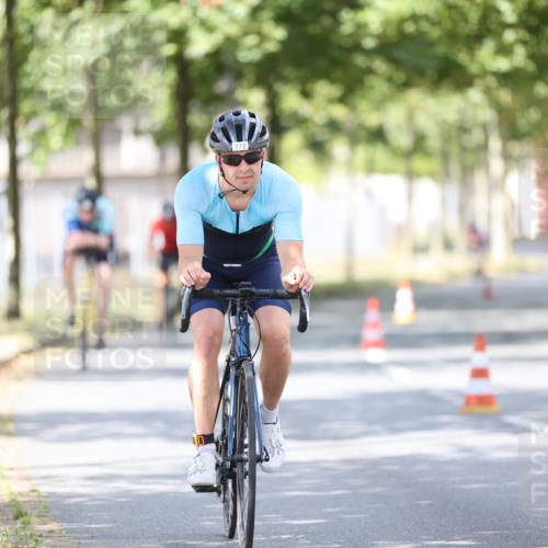 11.08.2024 - GEWOBA Citytriathlon Bremen H.Heesch http://msf.ph/oto/6803064 11.08.2024 12:04:53 Laufen  meine-sportfotos.de