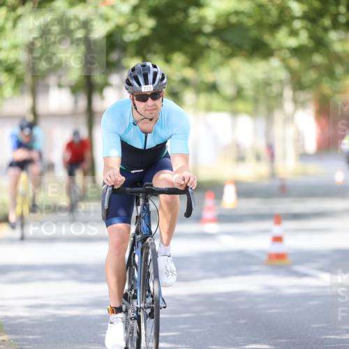 11.08.2024 - GEWOBA Citytriathlon Bremen H.Heesch http://msf.ph/oto/6803067 11.08.2024 12:04:54 Laufen  meine-sportfotos.de