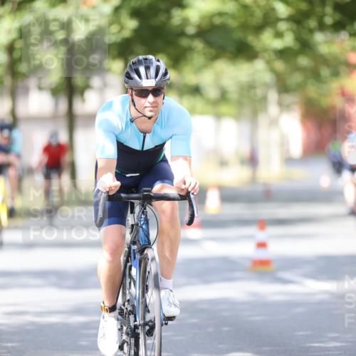 11.08.2024 - GEWOBA Citytriathlon Bremen H.Heesch http://msf.ph/oto/6803069 11.08.2024 12:04:54 Laufen  meine-sportfotos.de