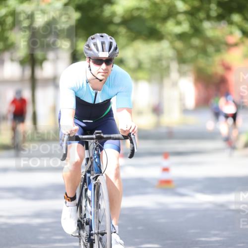 11.08.2024 - GEWOBA Citytriathlon Bremen H.Heesch http://msf.ph/oto/6803071 11.08.2024 12:04:54 Laufen  meine-sportfotos.de