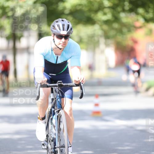11.08.2024 - GEWOBA Citytriathlon Bremen H.Heesch http://msf.ph/oto/6803072 11.08.2024 12:04:54 Laufen  meine-sportfotos.de