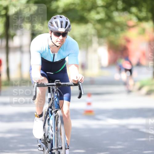 11.08.2024 - GEWOBA Citytriathlon Bremen H.Heesch http://msf.ph/oto/6803073 11.08.2024 12:04:54 Laufen  meine-sportfotos.de