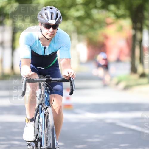 11.08.2024 - GEWOBA Citytriathlon Bremen H.Heesch http://msf.ph/oto/6803075 11.08.2024 12:04:54 Laufen  meine-sportfotos.de