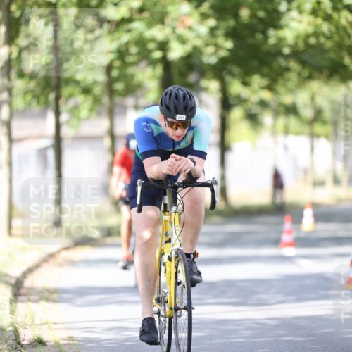 11.08.2024 - GEWOBA Citytriathlon Bremen H.Heesch http://msf.ph/oto/6803080 11.08.2024 12:04:56 Laufen  meine-sportfotos.de