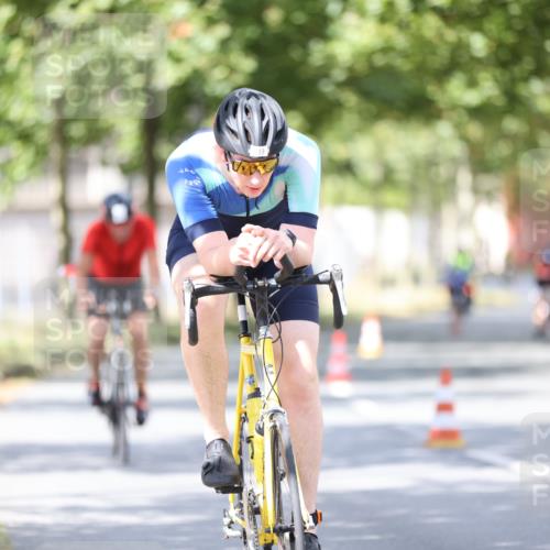 11.08.2024 - GEWOBA Citytriathlon Bremen H.Heesch http://msf.ph/oto/6803087 11.08.2024 12:04:56 Laufen  meine-sportfotos.de