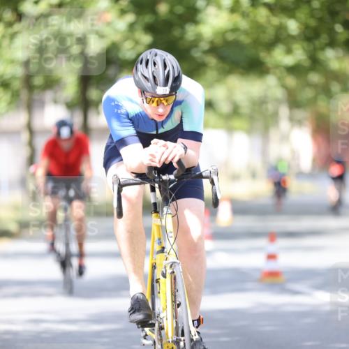 11.08.2024 - GEWOBA Citytriathlon Bremen H.Heesch http://msf.ph/oto/6803088 11.08.2024 12:04:56 Laufen  meine-sportfotos.de