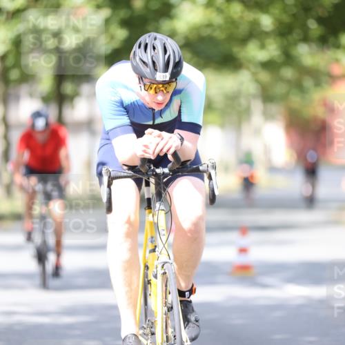 11.08.2024 - GEWOBA Citytriathlon Bremen H.Heesch http://msf.ph/oto/6803090 11.08.2024 12:04:56 Laufen  meine-sportfotos.de