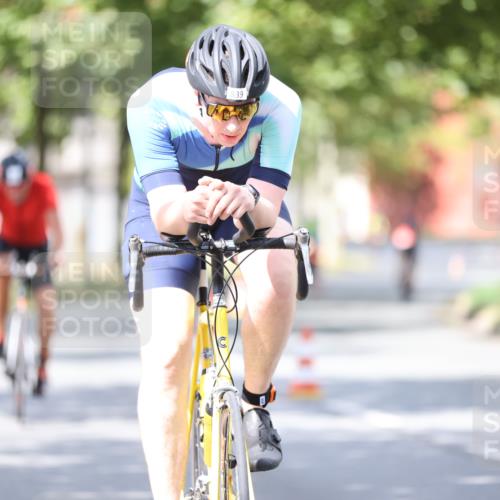 11.08.2024 - GEWOBA Citytriathlon Bremen H.Heesch http://msf.ph/oto/6803092 11.08.2024 12:04:56 Laufen  meine-sportfotos.de