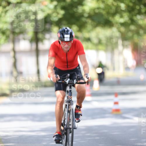 11.08.2024 - GEWOBA Citytriathlon Bremen H.Heesch http://msf.ph/oto/6803096 11.08.2024 12:04:57 Laufen  meine-sportfotos.de