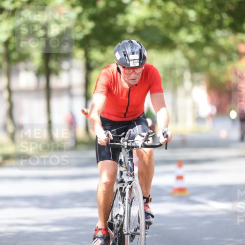 11.08.2024 - GEWOBA Citytriathlon Bremen H.Heesch http://msf.ph/oto/6803100 11.08.2024 12:04:57 Laufen  meine-sportfotos.de