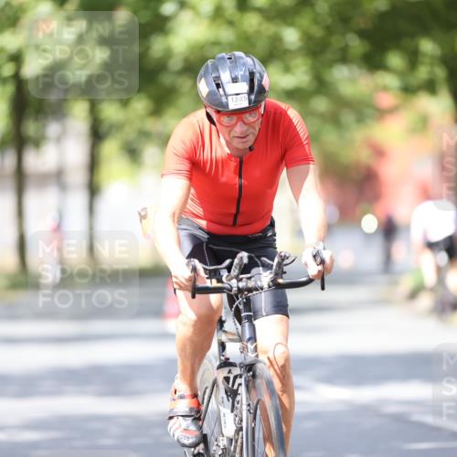11.08.2024 - GEWOBA Citytriathlon Bremen H.Heesch http://msf.ph/oto/6803104 11.08.2024 12:04:58 Laufen  meine-sportfotos.de
