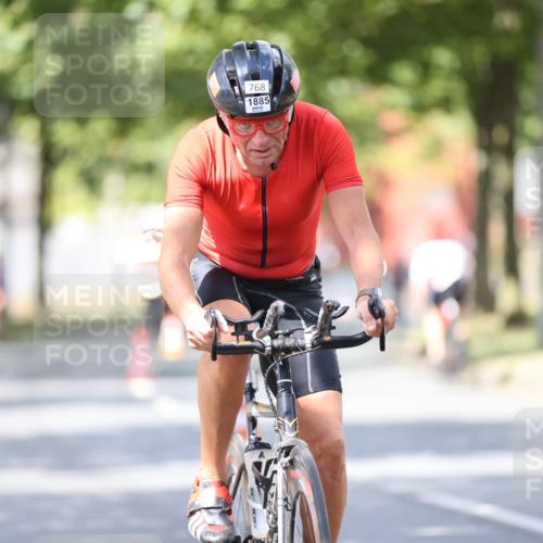 11.08.2024 - GEWOBA Citytriathlon Bremen H.Heesch http://msf.ph/oto/6803106 11.08.2024 12:04:58 Laufen  meine-sportfotos.de