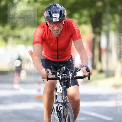 11.08.2024 - GEWOBA Citytriathlon Bremen H.Heesch http://msf.ph/oto/6803108 11.08.2024 12:04:58 Laufen  meine-sportfotos.de