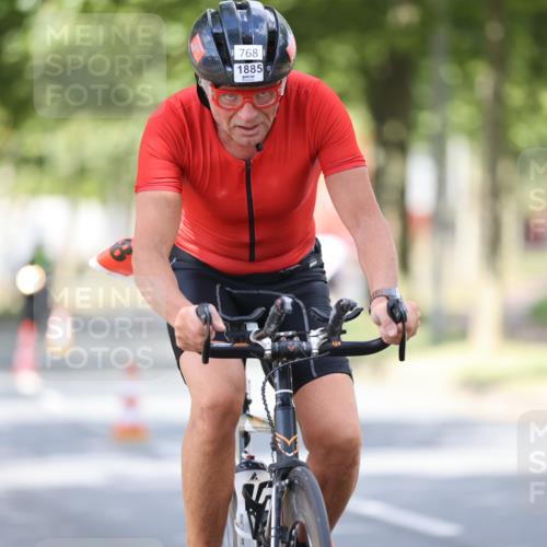 11.08.2024 - GEWOBA Citytriathlon Bremen H.Heesch http://msf.ph/oto/6803109 11.08.2024 12:04:58 Laufen  meine-sportfotos.de