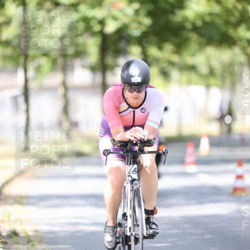 11.08.2024 - GEWOBA Citytriathlon Bremen H.Heesch http://msf.ph/oto/6803119 11.08.2024 12:05:03 Laufen  meine-sportfotos.de