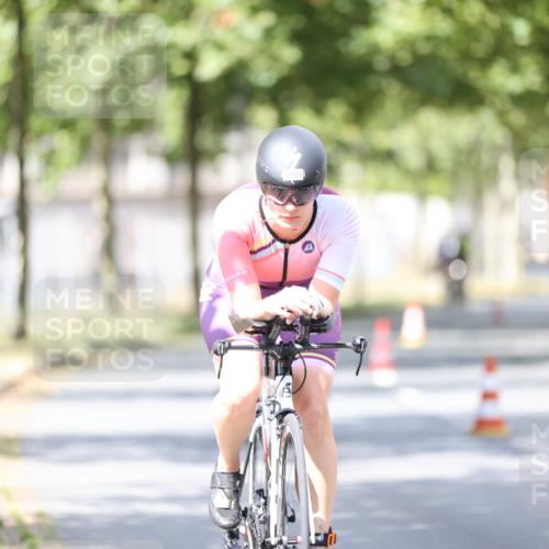 11.08.2024 - GEWOBA Citytriathlon Bremen H.Heesch http://msf.ph/oto/6803121 11.08.2024 12:05:03 Laufen  meine-sportfotos.de