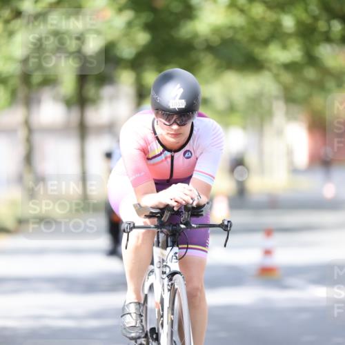 11.08.2024 - GEWOBA Citytriathlon Bremen H.Heesch http://msf.ph/oto/6803124 11.08.2024 12:05:03 Laufen  meine-sportfotos.de