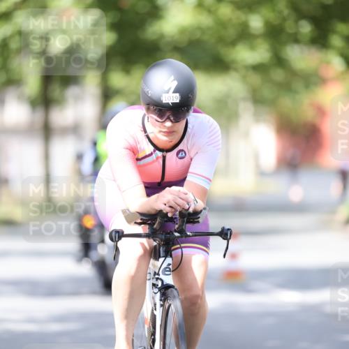 11.08.2024 - GEWOBA Citytriathlon Bremen H.Heesch http://msf.ph/oto/6803126 11.08.2024 12:05:03 Laufen  meine-sportfotos.de