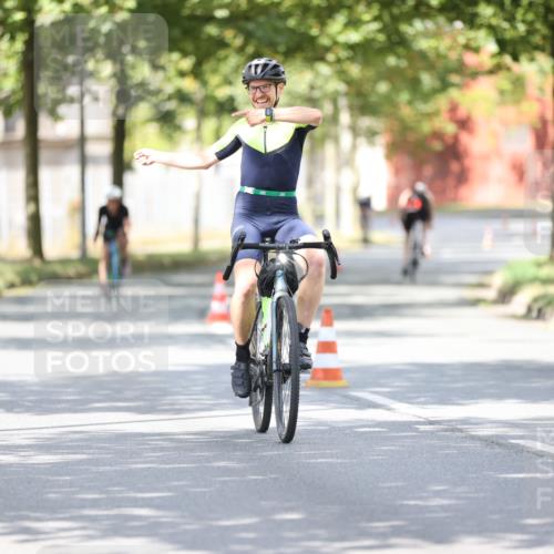 11.08.2024 - GEWOBA Citytriathlon Bremen H.Heesch http://msf.ph/oto/6803137 11.08.2024 12:05:11 Laufen  meine-sportfotos.de