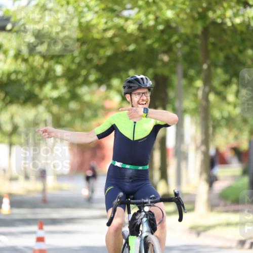 11.08.2024 - GEWOBA Citytriathlon Bremen H.Heesch http://msf.ph/oto/6803146 11.08.2024 12:05:11 Laufen  meine-sportfotos.de
