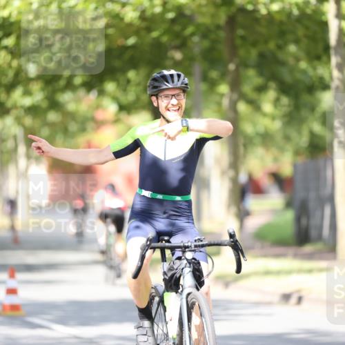 11.08.2024 - GEWOBA Citytriathlon Bremen H.Heesch http://msf.ph/oto/6803148 11.08.2024 12:05:12 Laufen  meine-sportfotos.de